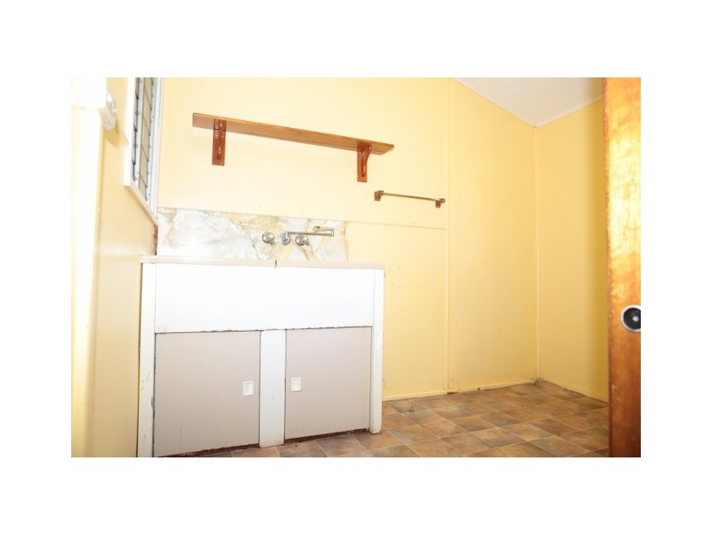 74 Raglan Street, Roma QLD 4455