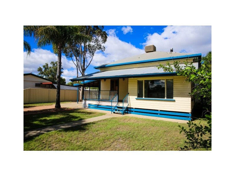 74 Raglan Street, Roma QLD 4455