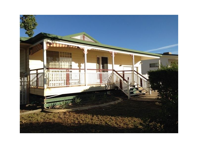 10 Alex Parade, Roma QLD 4455