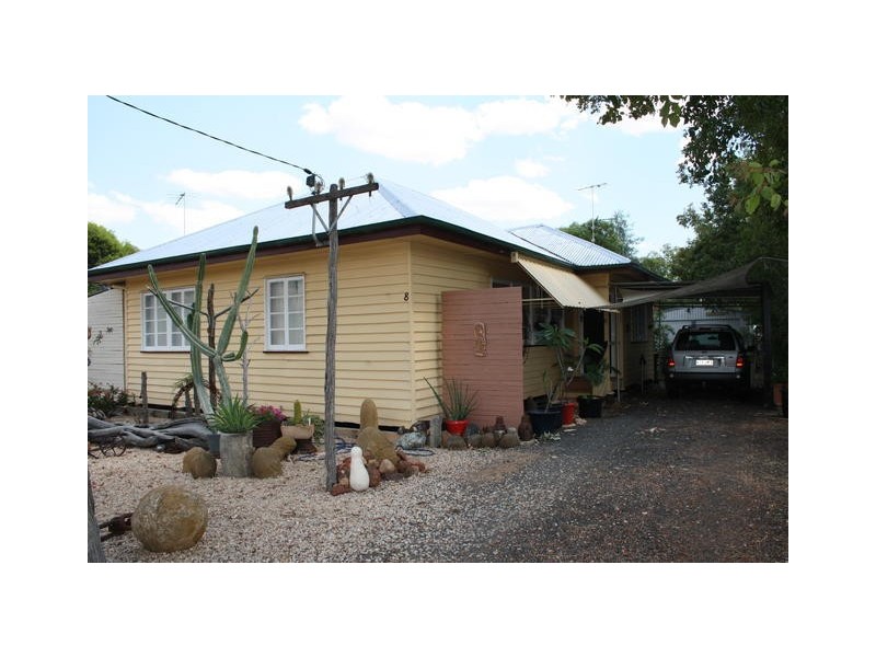 8 ROSE STREET, Blackall QLD 4472
