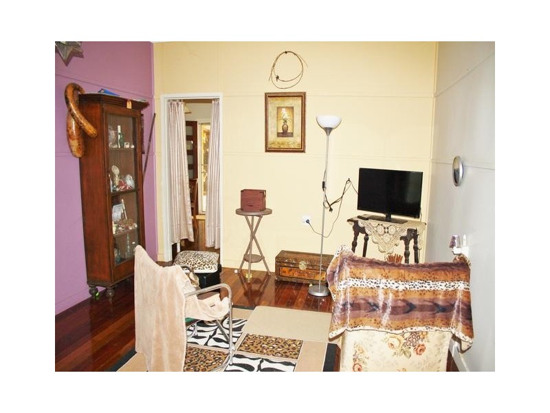 8 ROSE STREET, Blackall QLD 4472