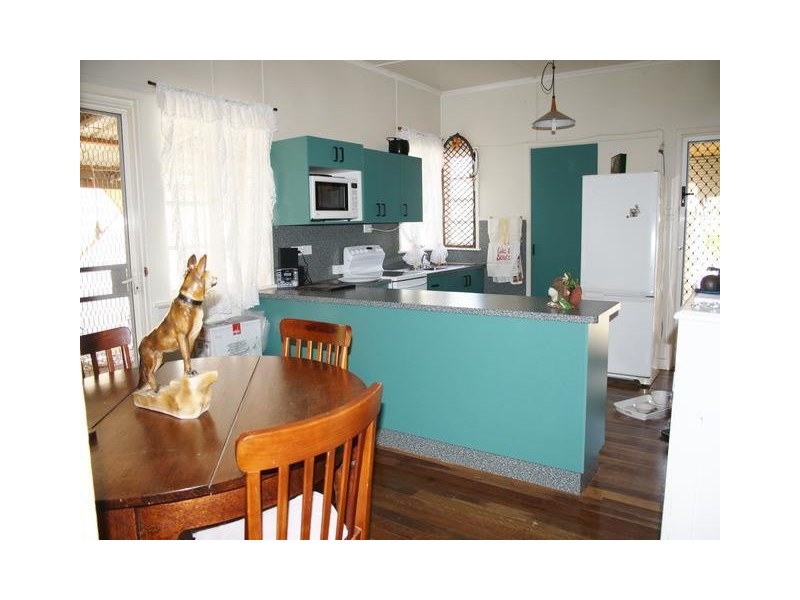 8 ROSE STREET, Blackall QLD 4472