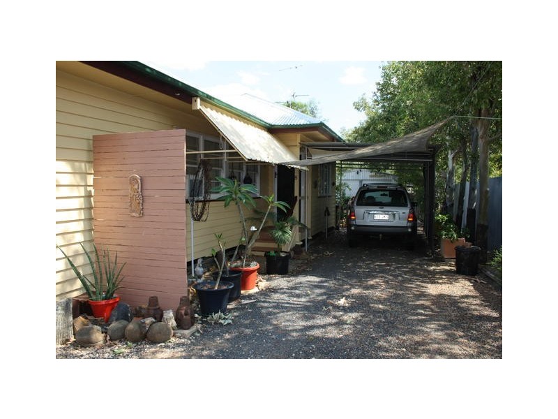 8 ROSE STREET, Blackall QLD 4472