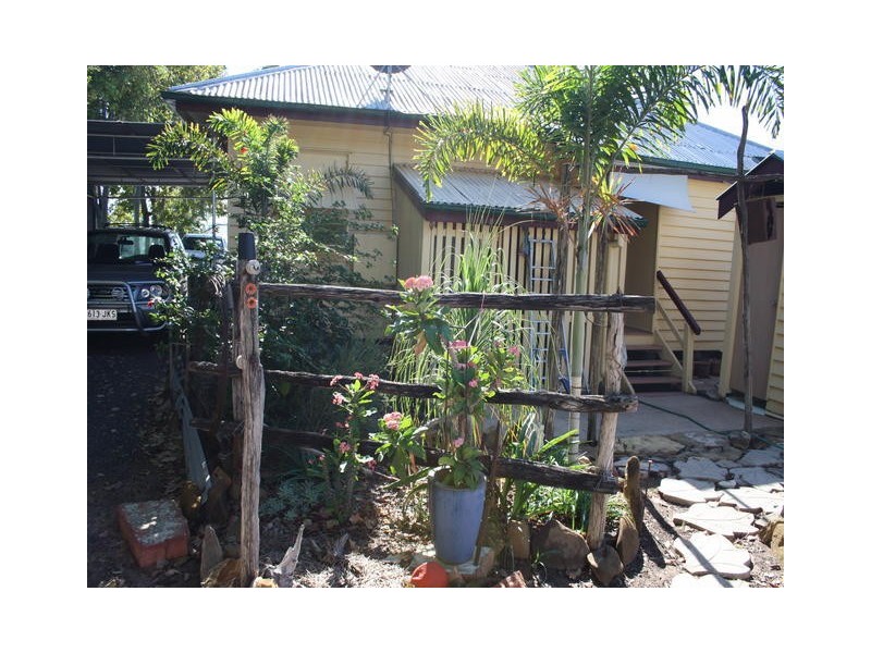 8 ROSE STREET, Blackall QLD 4472