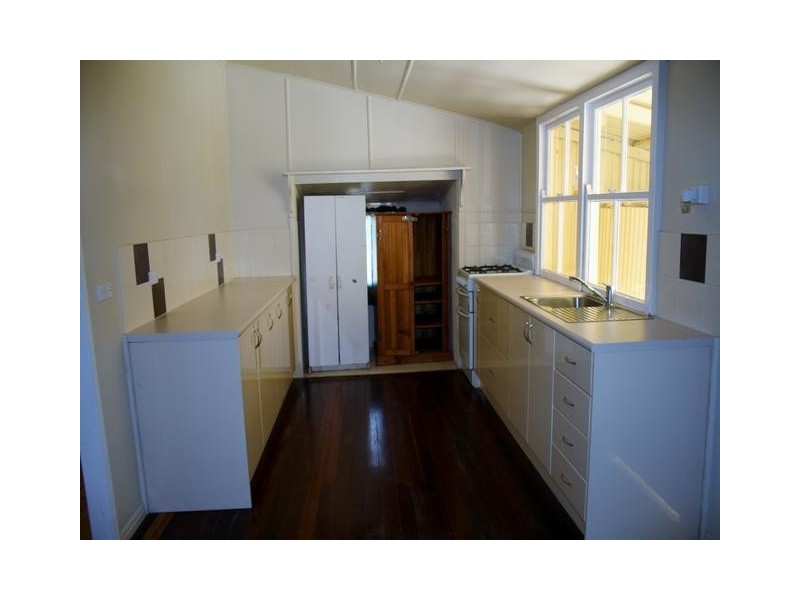 11 ROSE STREET, Blackall QLD 4472