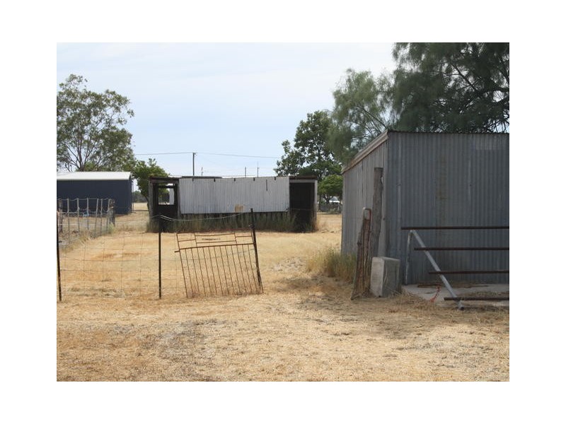 11 ROSE STREET, Blackall QLD 4472