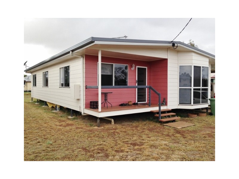 12 Luff Street, Roma QLD 4455