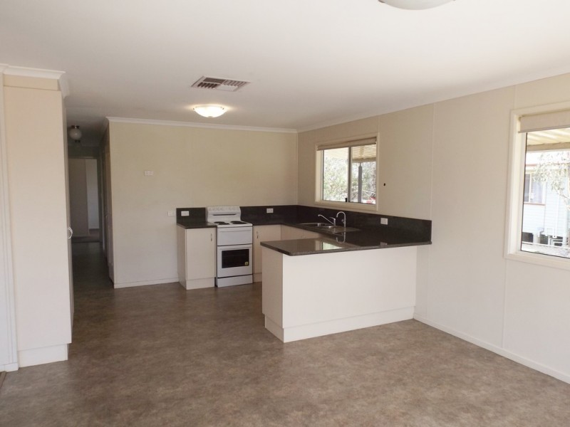 12 Luff Street, Roma QLD 4455