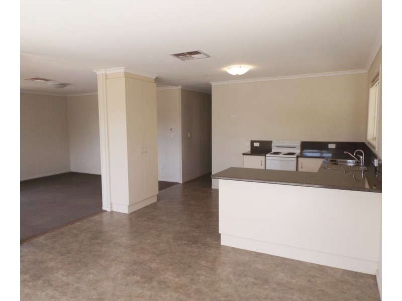 12 Luff Street, Roma QLD 4455