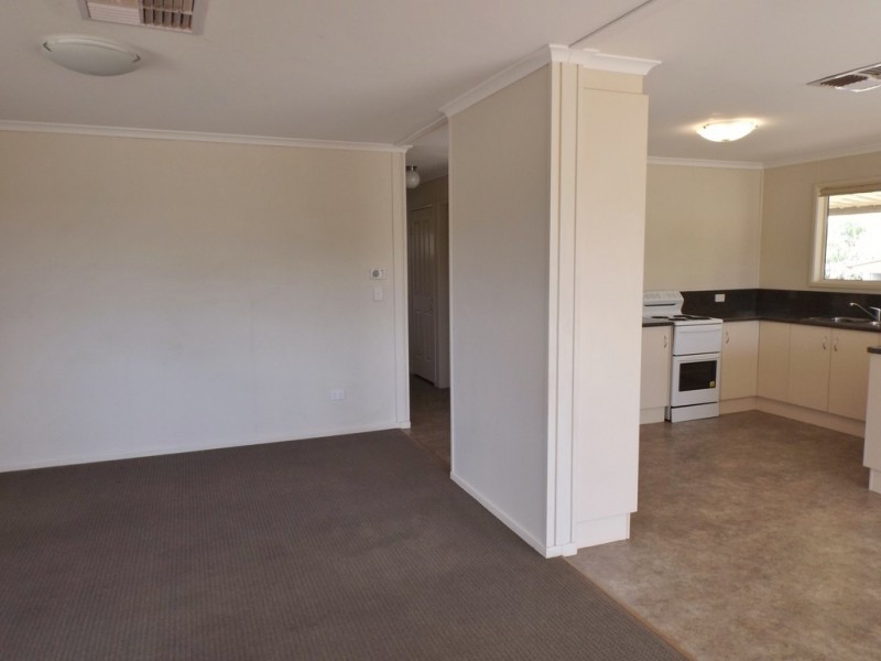 12 Luff Street, Roma QLD 4455