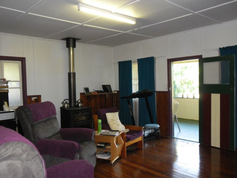 1 Tiereyboo St, Condamine QLD 4416