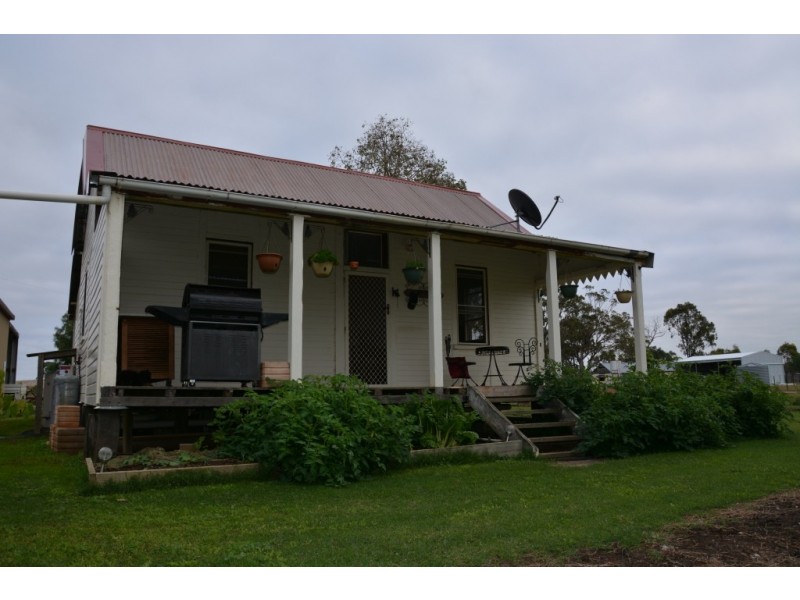‘ HOMEVIEW ‘, Miles QLD 4415