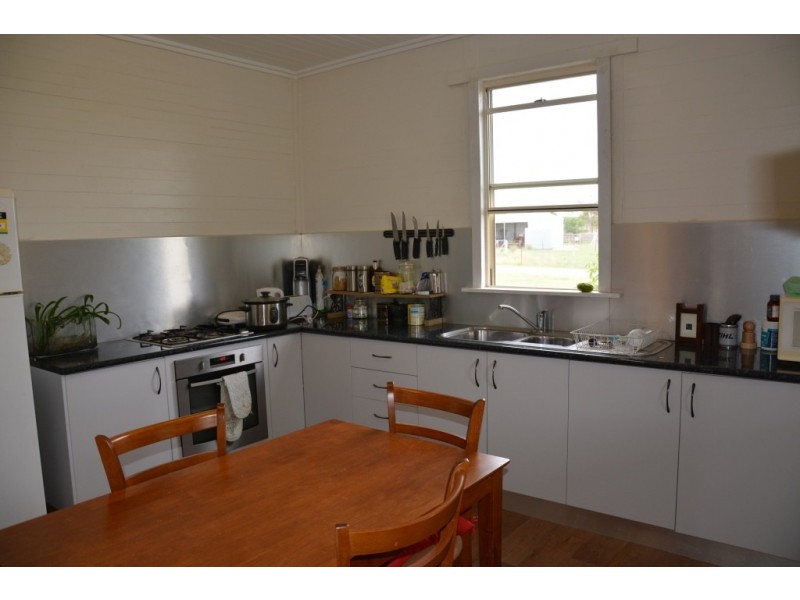 ‘ HOMEVIEW ‘, Miles QLD 4415