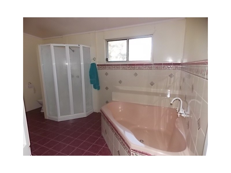 113 WOODBINE RD, Blackall QLD 4472