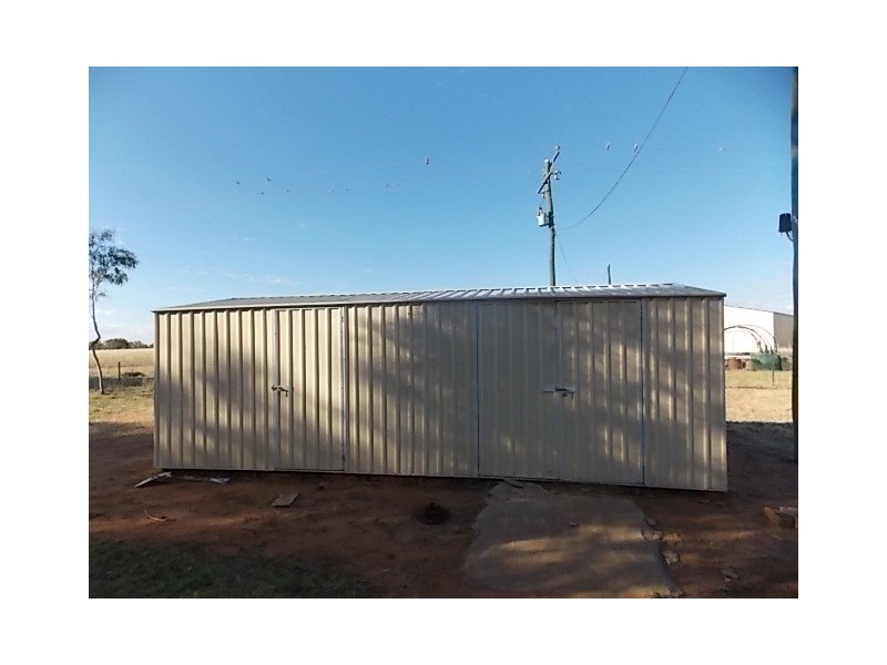 113 WOODBINE RD, Blackall QLD 4472