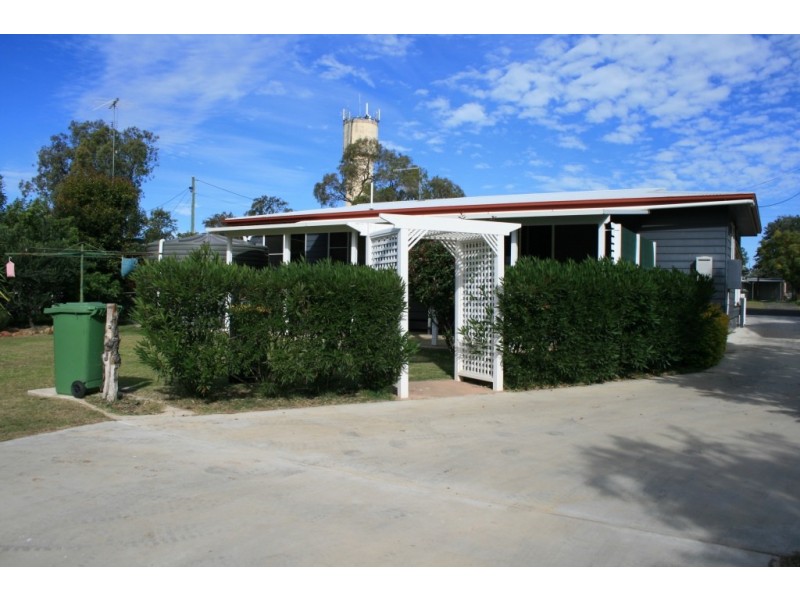 11 DAISY STREET, Miles QLD 4415