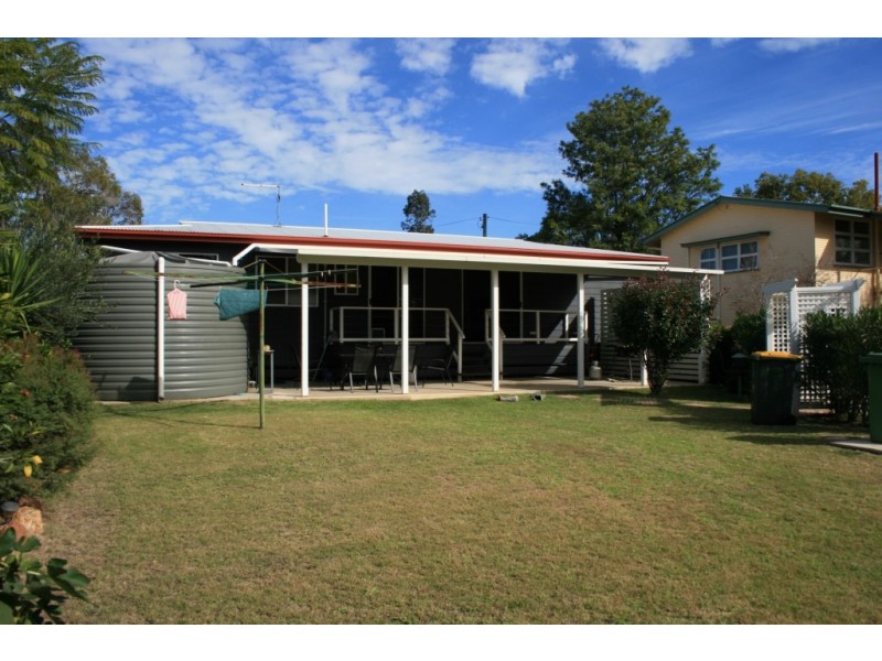 11 DAISY STREET, Miles QLD 4415