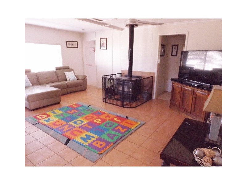 9 Hoffman Street, Roma QLD 4455