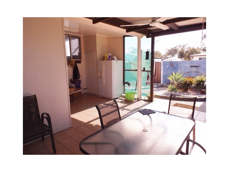 9 Hoffman Street, Roma QLD 4455
