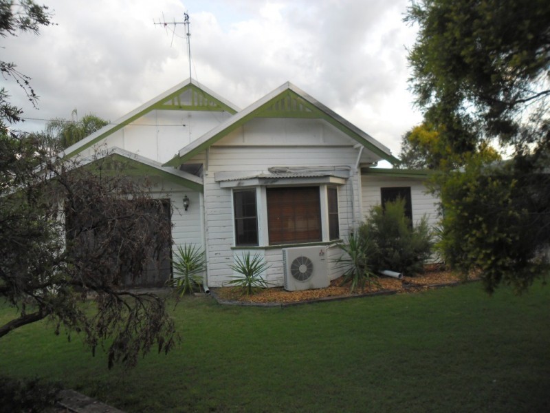 28 Eleanor Street, Miles QLD 4415