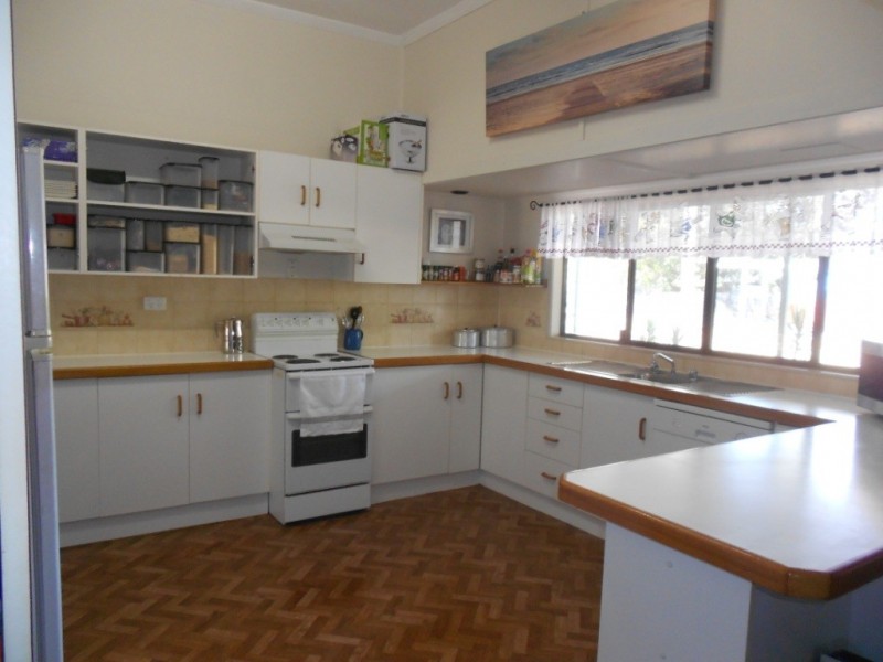 28 Eleanor Street, Miles QLD 4415