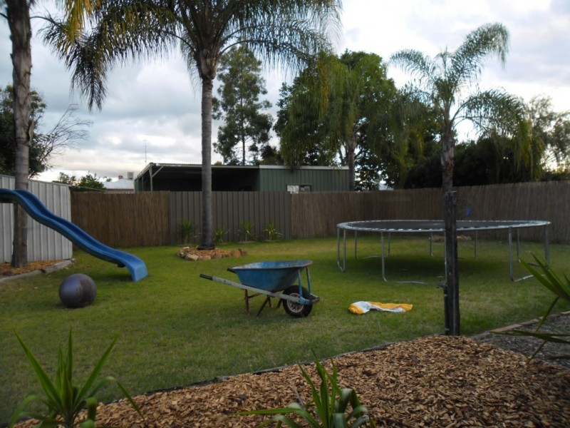 28 Eleanor Street, Miles QLD 4415