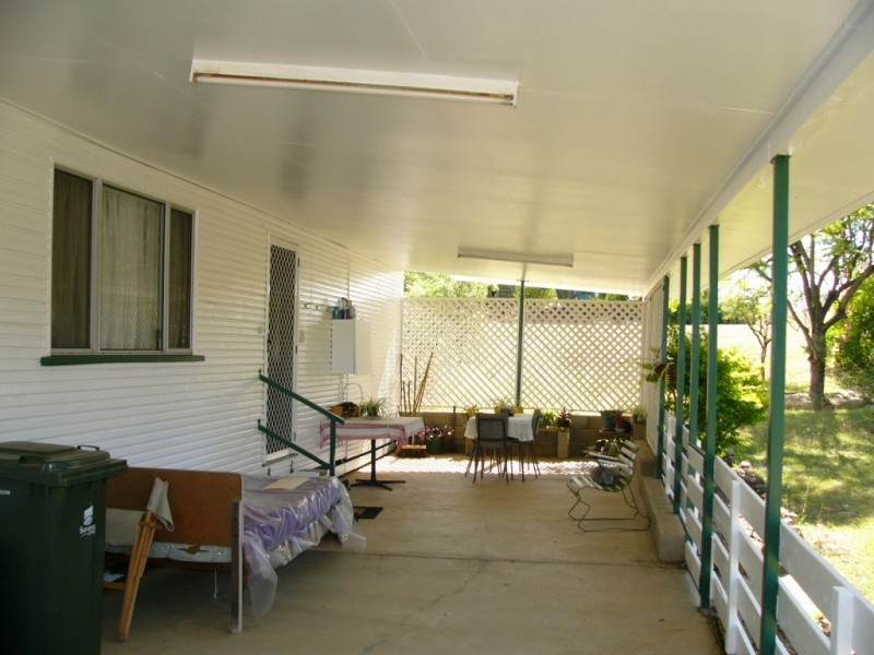 41 WOLSEY ST, Taroom QLD 4420