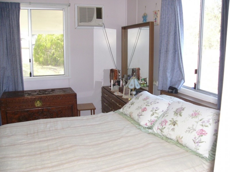 41 WOLSEY ST, Taroom QLD 4420