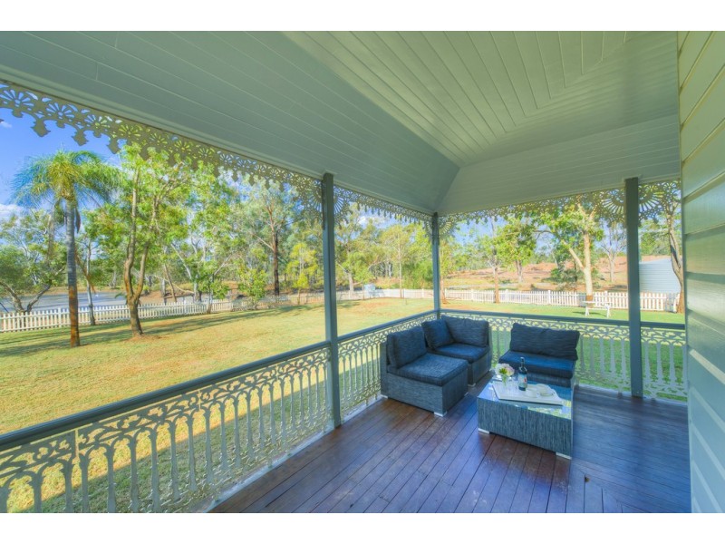 ” Windsor Cottage “, Miles QLD 4415
