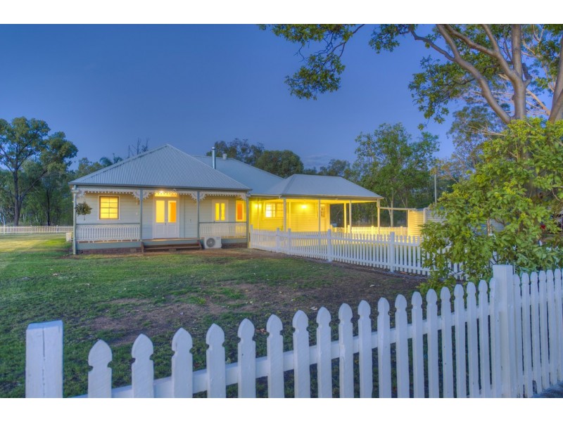 ” Windsor Cottage “, Miles QLD 4415