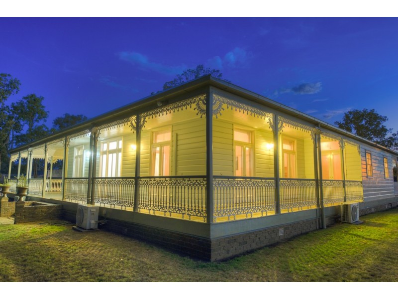 ” Windsor Cottage “, Miles QLD 4415