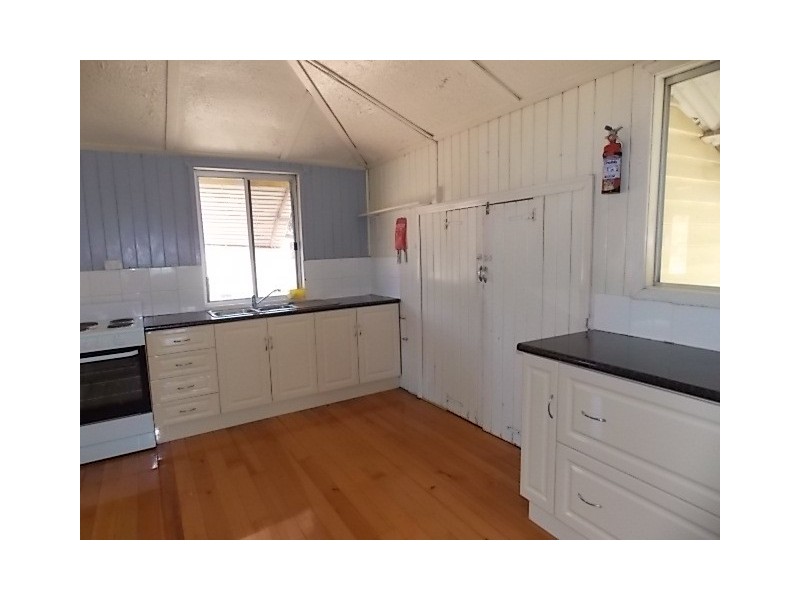 25 GARDEN STREET, Blackall QLD 4472