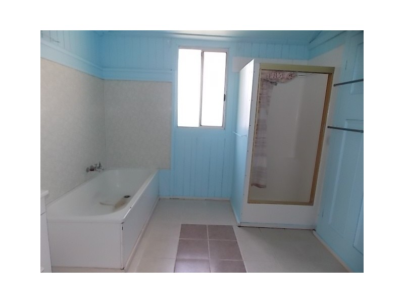 25 GARDEN STREET, Blackall QLD 4472