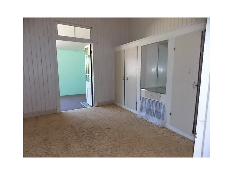 25 GARDEN STREET, Blackall QLD 4472