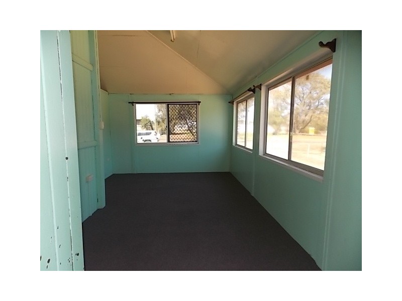 25 GARDEN STREET, Blackall QLD 4472