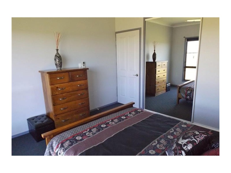 36 Hodgson Lane, Roma QLD 4455