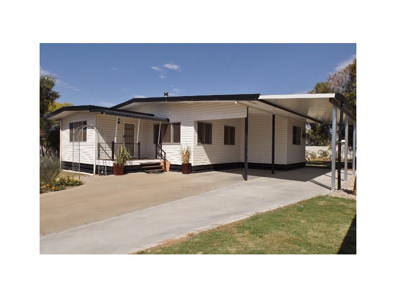 22 Mullavey Street, Roma QLD 4455