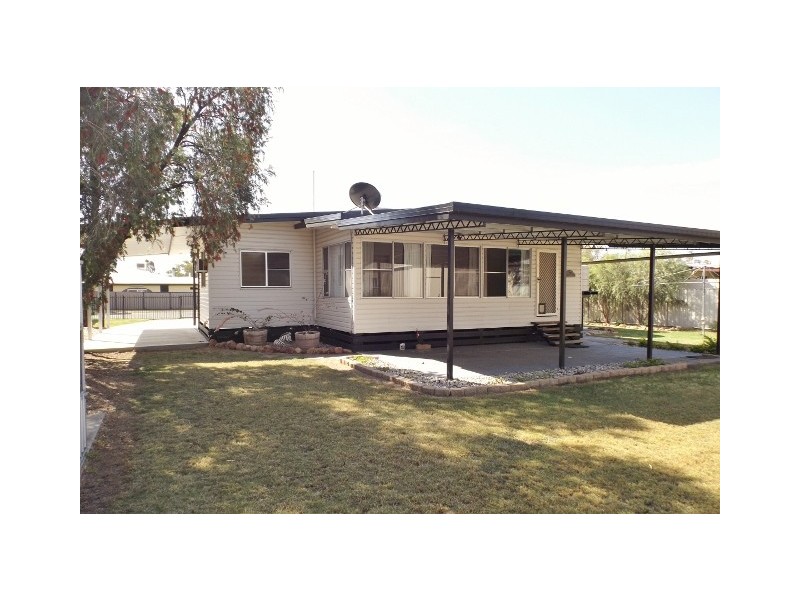 22 Mullavey Street, Roma QLD 4455