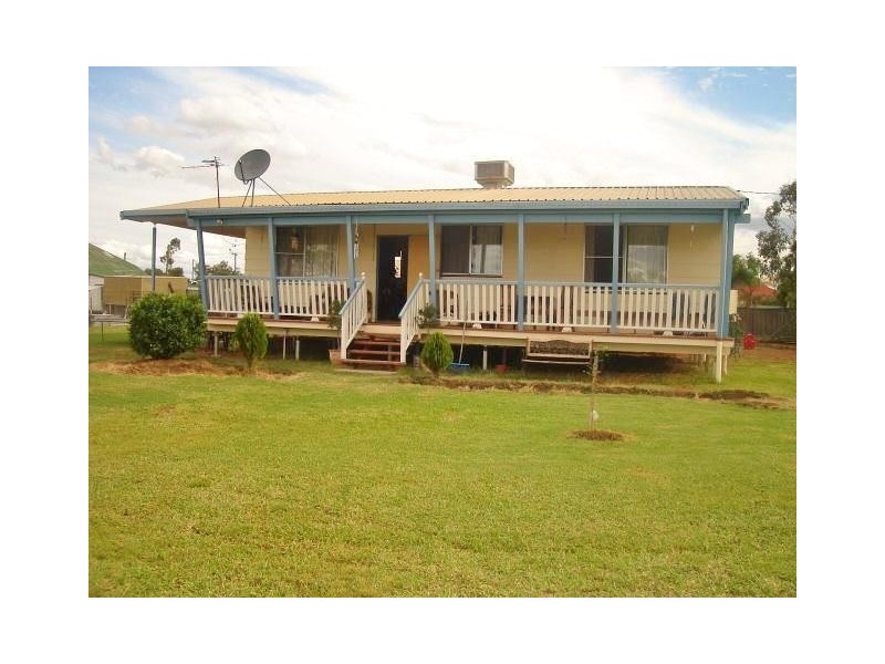 4 Russell Street, Roma QLD 4455