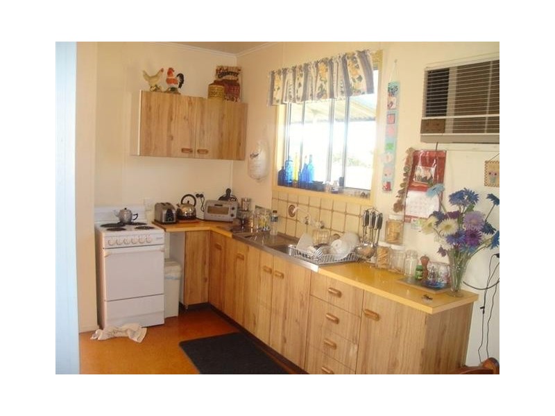 4 Russell Street, Roma QLD 4455