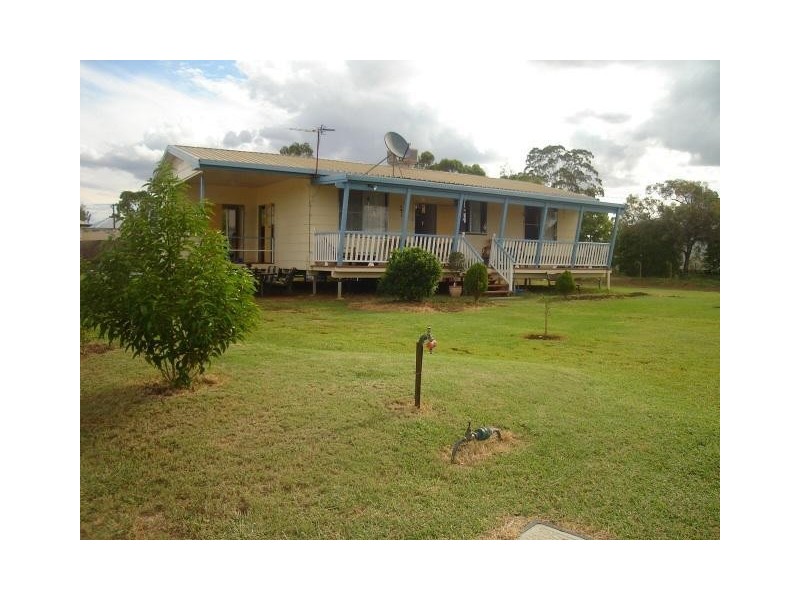 4 Russell Street, Roma QLD 4455