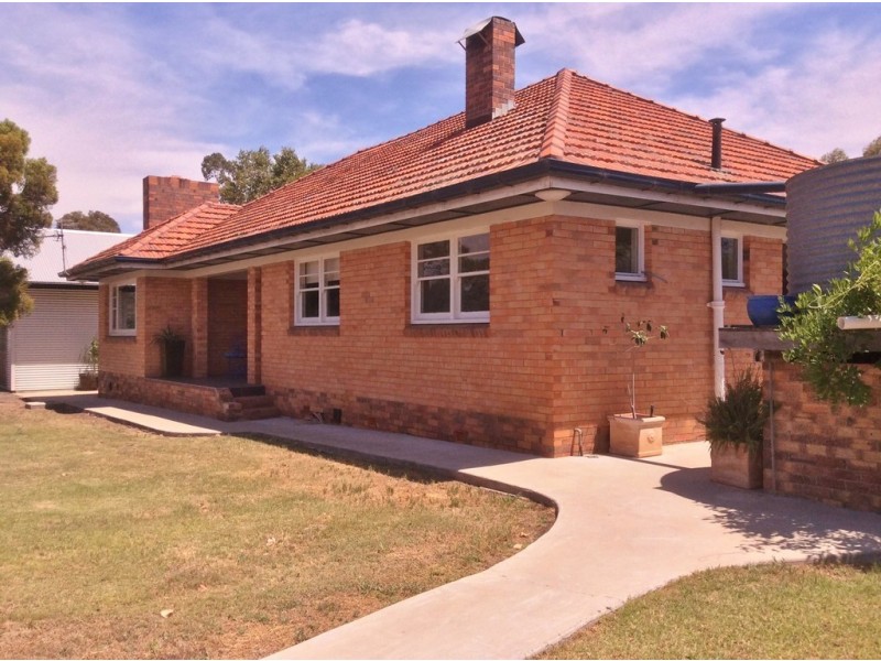 13-21 Northern Road, Roma QLD 4455