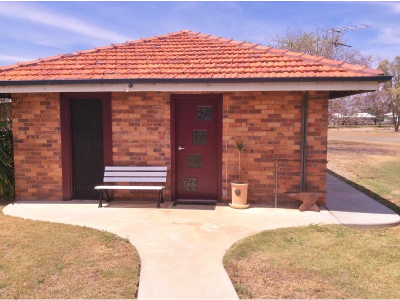 13-21 Northern Road, Roma QLD 4455