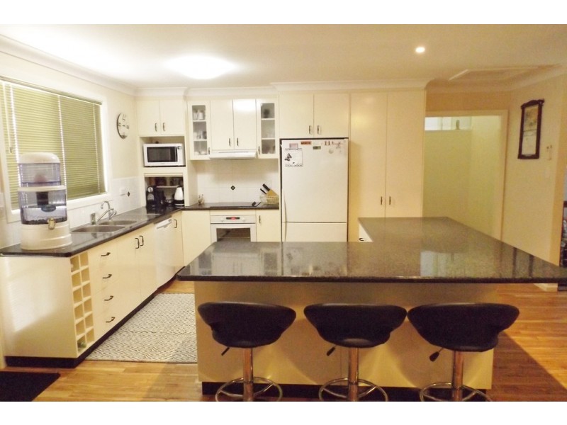 9 Elmer Street, Roma QLD 4455