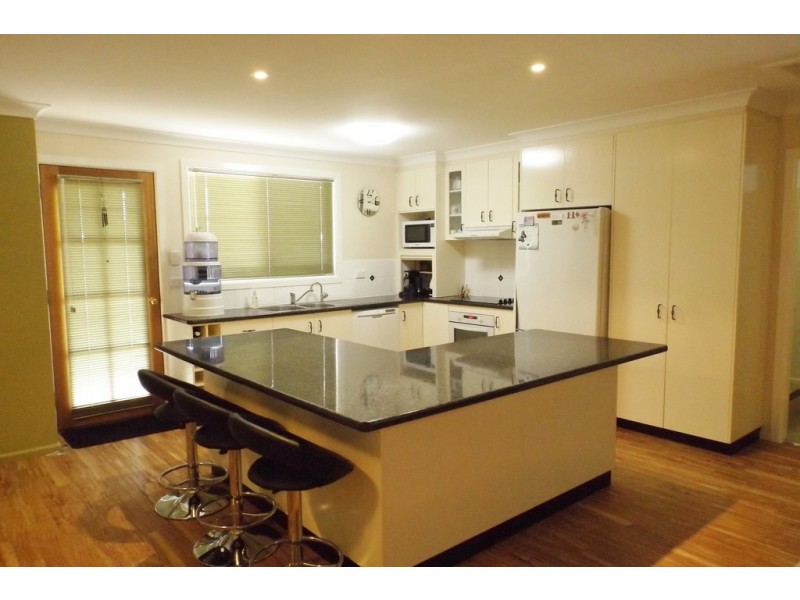 9 Elmer Street, Roma QLD 4455