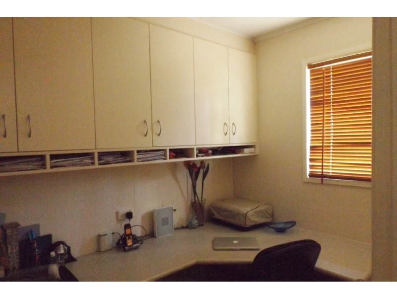 9 Elmer Street, Roma QLD 4455