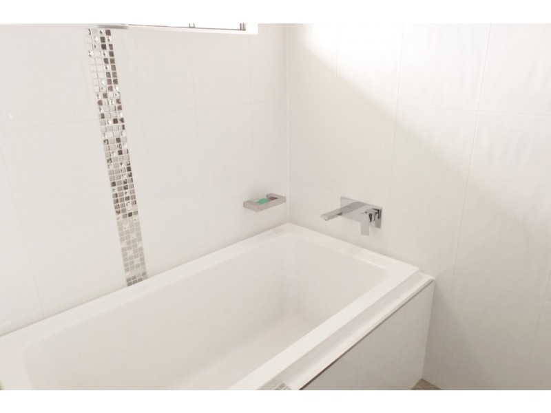 9 Elmer Street, Roma QLD 4455
