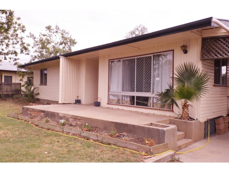 35 Taylor Street, Roma QLD 4455