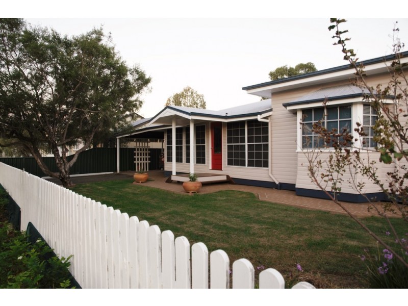 92 Miscamble Street, Roma QLD 4455