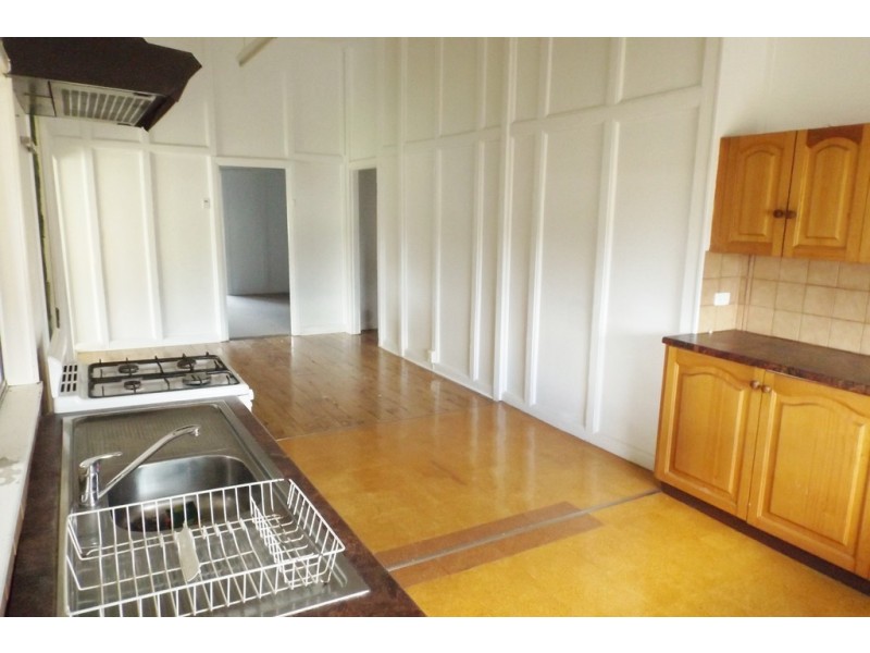 110 Northern Road, Roma QLD 4455